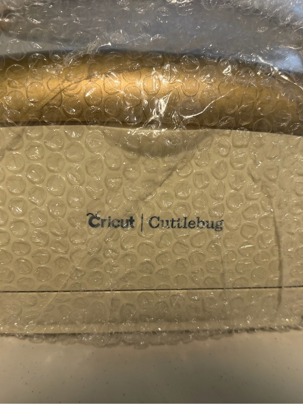 Anna griffin cricut cuttlebug embosser and die cutter